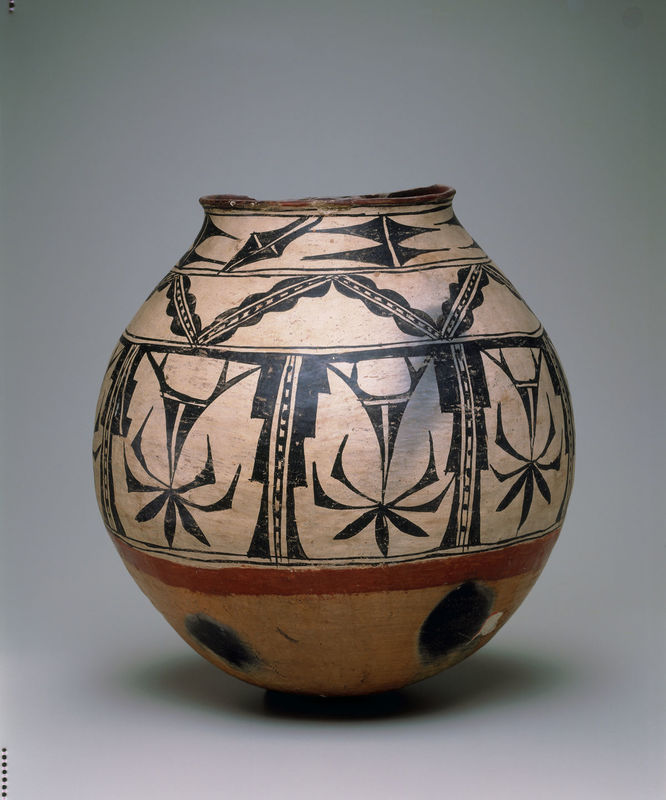 tewa jar.jpg